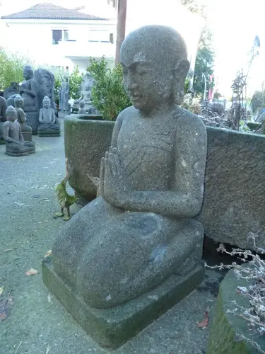 Product image of the product “Kneeling monk with folded hands, ”