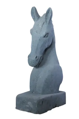 Product image of the product “Horse bust model Chess, 120 cm H ”