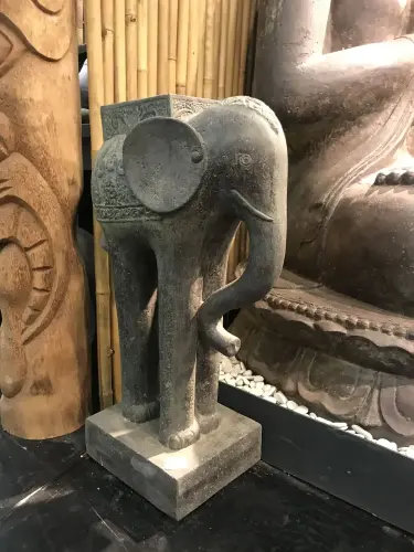 Product image of the product “Elephant sculpture with saddle as stand, 9?cm height ”
