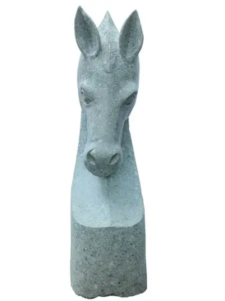 Product image 1 of the product “Horses head about 100cm high ”