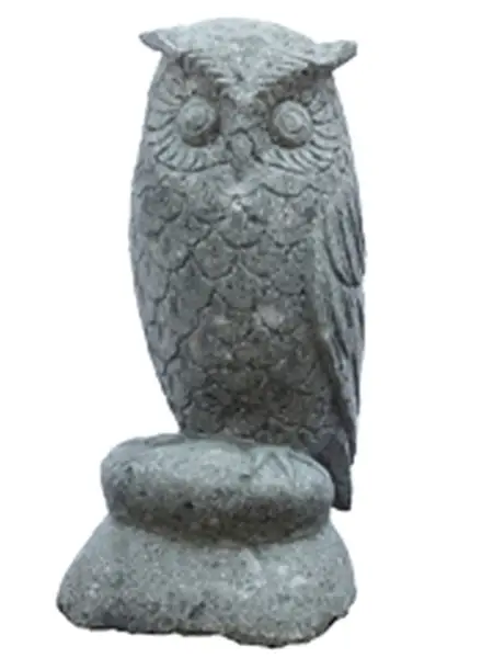 Product image 1 of the product “Sitting Owl on base, 52 cm height Natural stone (Basanit), stonemasonry ”