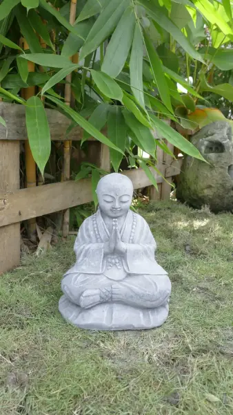 Product image 1 of the product “Rokesh - Sitting praying Monk, 33cm H | cast stone ”