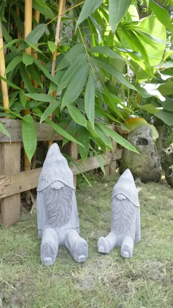 Product image 1 of the product “Klaus - Small Sitting Wizard, 30cm H | cast stone ”