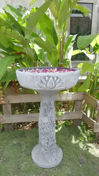Product image 1 of the product “Set Pattaya – Bird Bath | 83 cm Height, Ø Bowl 50 cm | Casted Stone ”