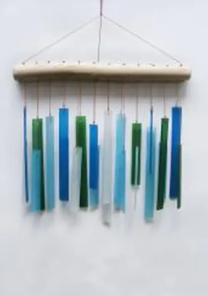 Product image 1 of the product “Glass Wind chime „Orthogon“, marine colors, Driftwood & recycled Glass, 26x2x44 cm ”