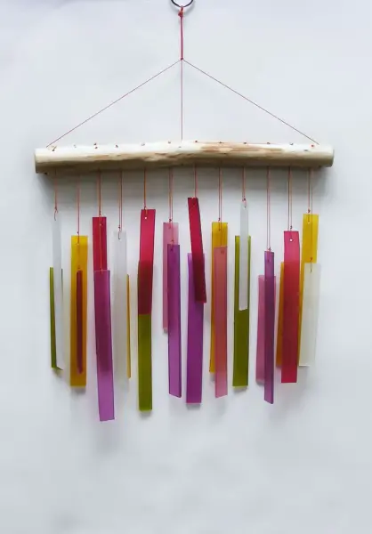 Product image 1 of the product “Glass Wind chime „Orthogon“, fire-colored, 26x2x44 cm, Driftwood & recycled Glass ”