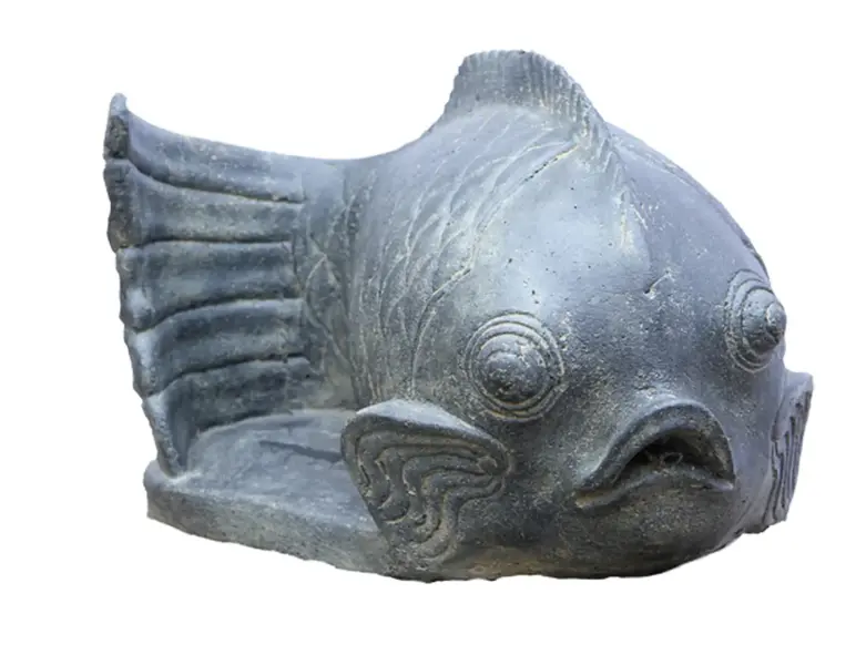 Product image 1 of the product “Fish on base as water feature, 60 cm L | Cast stone, handcrafted & coloured ”