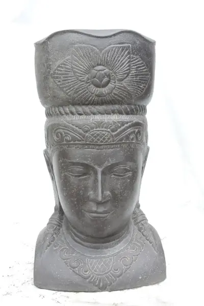 Product image 1 of the product “Javanese Ken Dedes head with a pot on it, can be used as planter. 54 x 54 x 101cm. Stone cast, handcrafted & coloured ”
