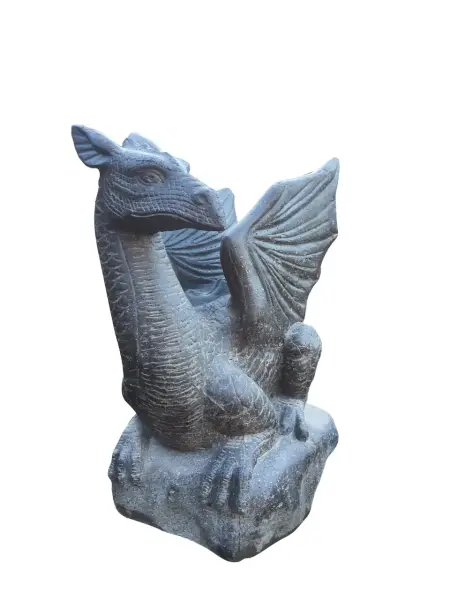 Product image 1 of the product “Sitting dragon on stone, looking to the left. The height is about 65 cm. Antique version, molded stone. Cast stone with antique surface, hand-crafted reworking ”