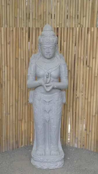 Product image 1 of the product “Standing Sri Dewi. Made from riverstone. Height 174cm ”