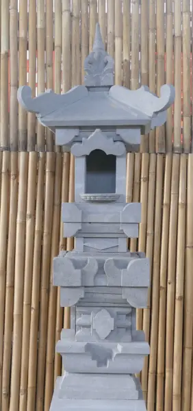 Product image 10 of the product “Balinese Temple, casted with Paras Stone, with open small temple on top, with step at bottom, 190cm. Mulitparted ”