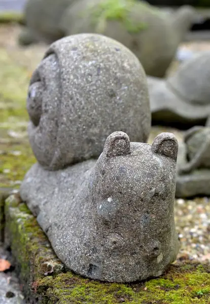 Product image of the product “Snail sculpture made of natural stone ”
