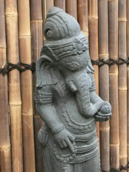 Product image of the product “Standing ganesha, 115cm height, basanite ”