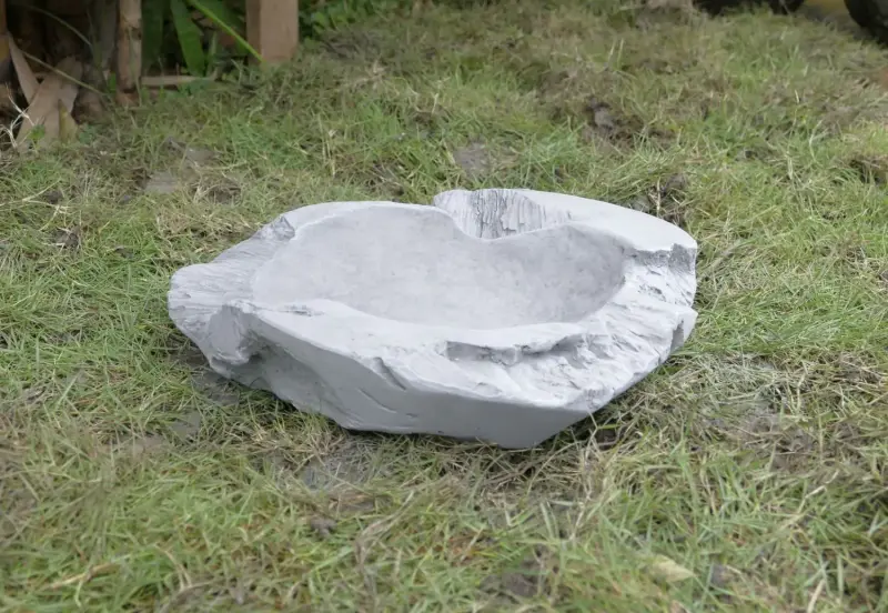 Product image 2 of the product “Nature's Touch cast stone bowl, 33 cm Length ”
