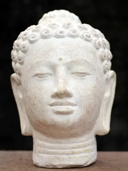 Product image of the product “Buddha head, 34 cm, white ”