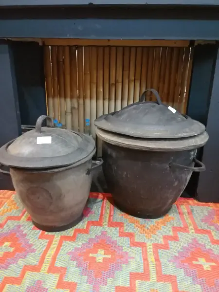 Product image 2 of the product “Set of two buckets, recycled tires, with lid ”