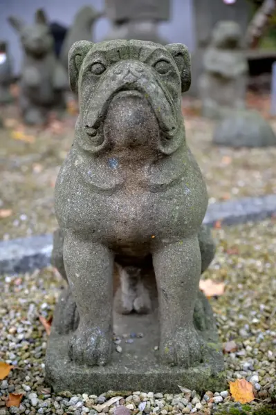 Product image 3 of the product “Seat bulldog on pedestal, about 60cm high ”