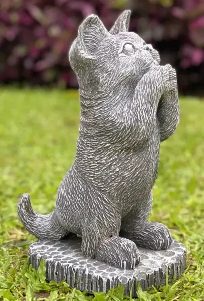 Product image 3 of the product “Sammy - Standing kitten on a pedestal, 27cm H | cast stone ”