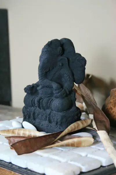 Product image 3 of the product “Ganesh, sitting | artificial stone | appox. 15 h - cast lava stone, black ”