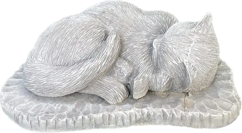 Product image 4 of the product “Lilith -Lying cat on pedestal, 33cm L | cast stone ”
