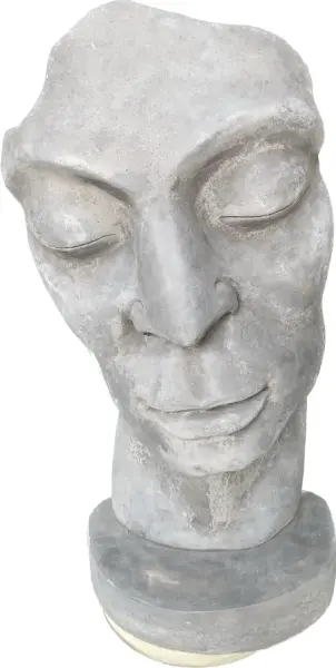Product image 4 of the product “Aras - Face looking to the right, 90 cm H | cast stone ”