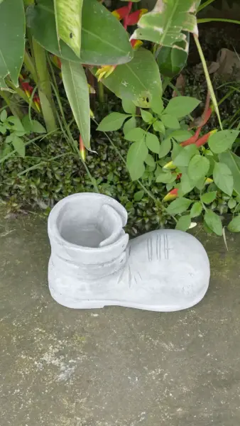 Product image 4 of the product “Sepatu - Shoe, 28,5 cm L | cast stone ”