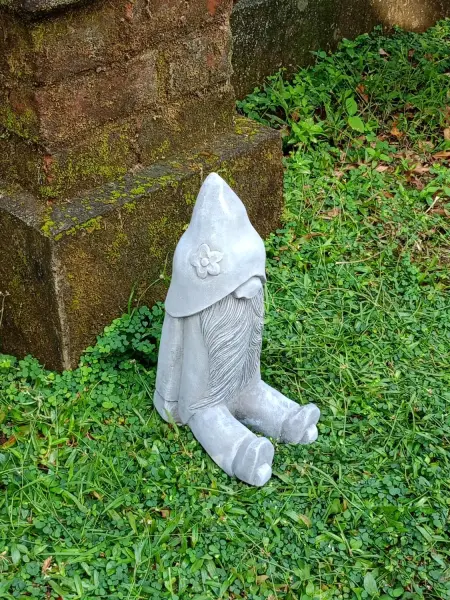 Product image 4 of the product “Klaus - Small Sitting Wizard, 30cm H | cast stone ”