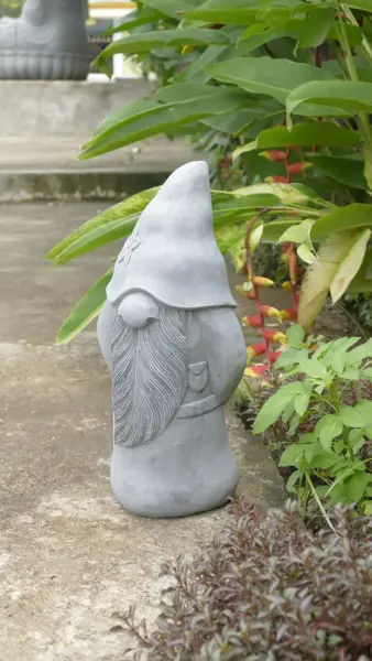 Product image 4 of the product “Gwydion - Standing Wizard, 40,5cm H | cast stone ”