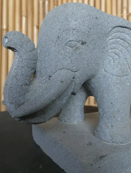 Product image 4 of the product “Standing elephant made of Riverstone about 45cm length ”