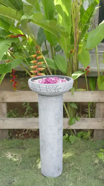 Product image 5 of the product “Ijen - Straight pedestal, smooth, Ø 16.5cm, 60cm H | cast stone ”