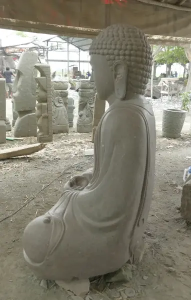 Product image 5 of the product “Seated Japanese Buddha made of Riverstone in Dhyana position - gesture of meditation, H. 150cm ”