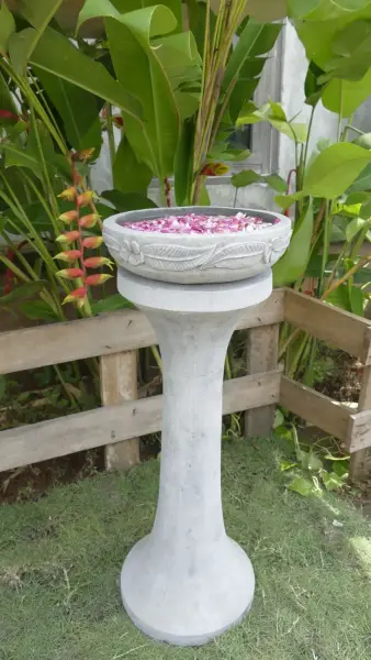Product image 6 of the product “Jakarta - Bowl with flower motiv, frangipani, Ø 30 cm | cast stone ”