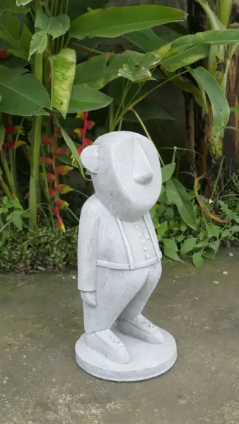 Product image 6 of the product “Amicus - Small abstract, 41,5cm H | cast stone ”