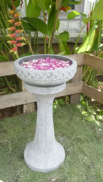 Product image 6 of the product “Merapi - Stand, tapered, plain, Ø 25cm, 51cm H | cast stone ”