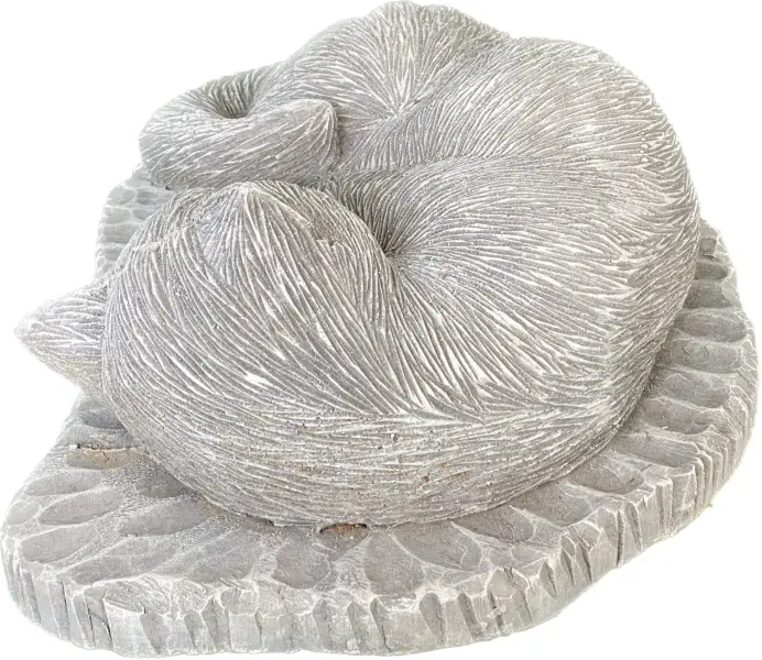Product image 7 of the product “Lilith -Lying cat on pedestal, 33cm L | cast stone ”