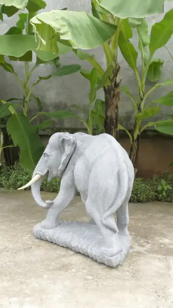Product image 7 of the product “Rajah - Elephant, looking to the left, 66 cm L | cast stone ”