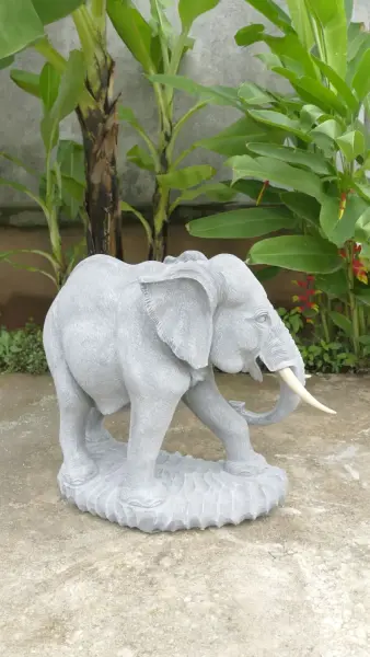 Product image 8 of the product “Rajah - Elephant, looking to the left, 66 cm L | cast stone ”